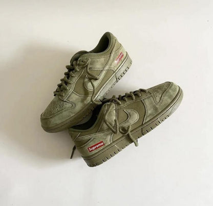 NIK.E SB DUNK LOW OLIVE X SUPREME