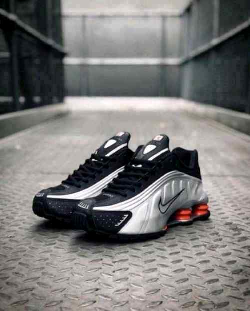 Nikkee Shox R4 Black Metallic Silver