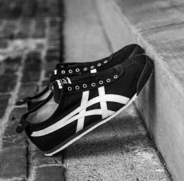ONIT_SUKA TIGER MEXICO 66 SLIP ON BLACK WHITE