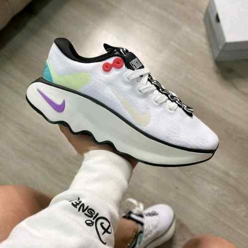 Nikee Air Zoom Motiva