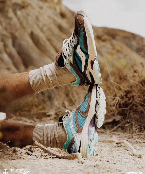 Footpatrol x Saucony ProGrid Omni 9 in the BlueBrown