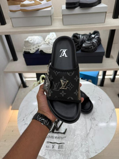 Loui.s vuitton slide black