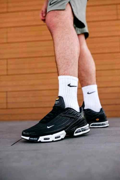 NIKkEE AIRMAX PLUS 3 TN BLACK WHITE
