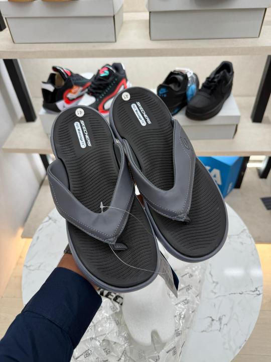 Skecher.s premium flip flop