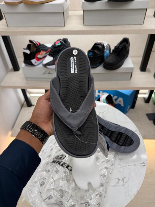 Skecher.s premium flip flop