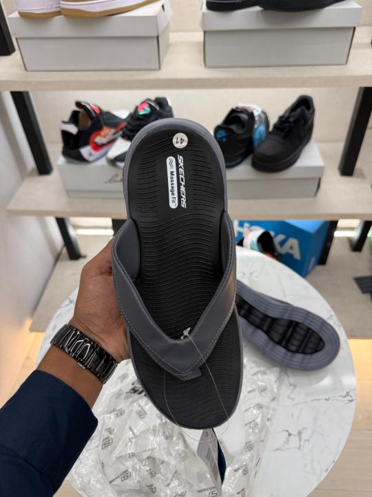 Skecher.s premium flip flop