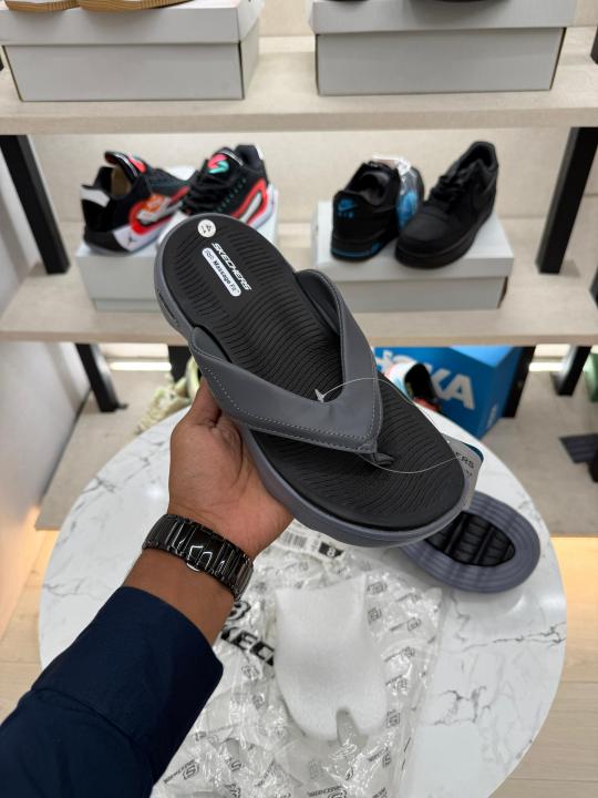 Skecher.s premium flip flop
