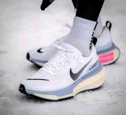nikkee zoom x run 3 INVINCIBLE