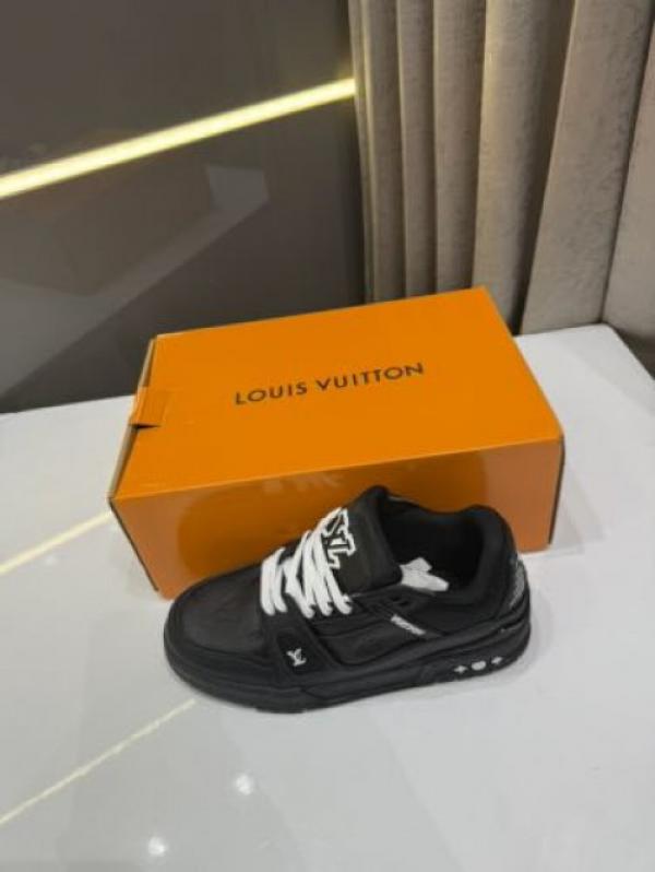 LOUI_s Vuittton Trainer Full Black Fix