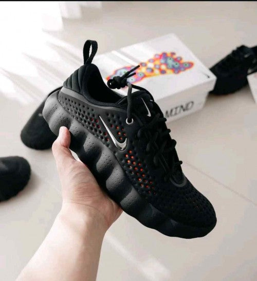 NIK.E MIND 002 HYPER CRIMSON BLACK
