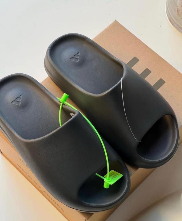 Adidaas Yeezy Slide Black UA Quality With Tag Butter Papar Og Box.