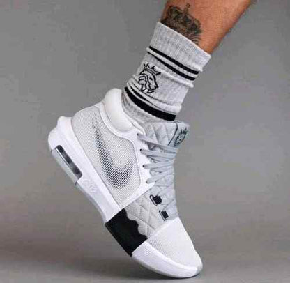 Nikee Lebron Witness 8 VIII White Black