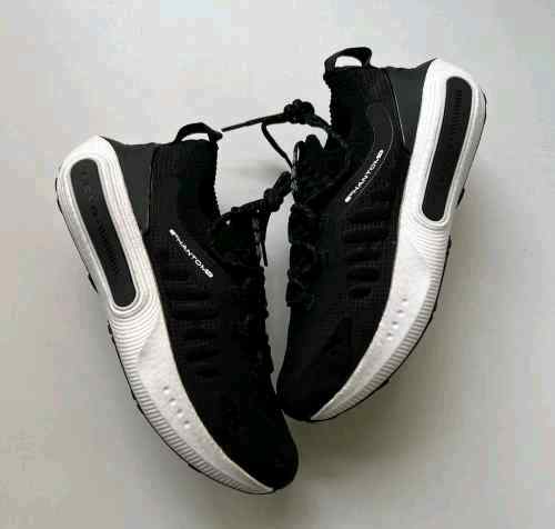 Under Armourr hovr phantom 4 black white