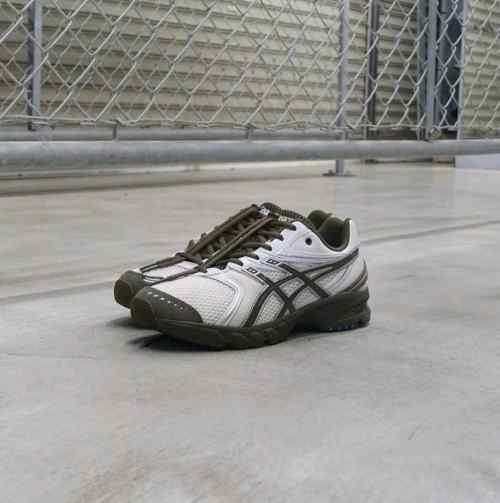 ASICsS GEL TRAINER 14 TEMPTATION VACATION