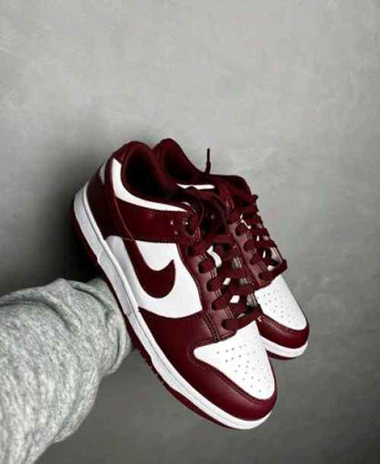 Nikee Sb Dunk Low Team Red