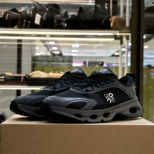 ON RUNNING CLOUD SOLO BLACK GREY