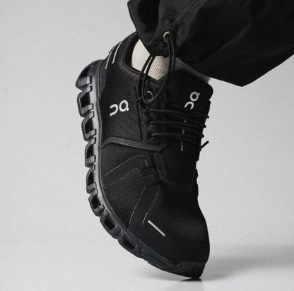 On Cloud 6 Running Black