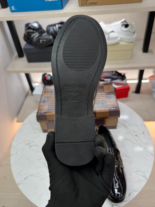Loui s Vuttion premium quality Loafers
