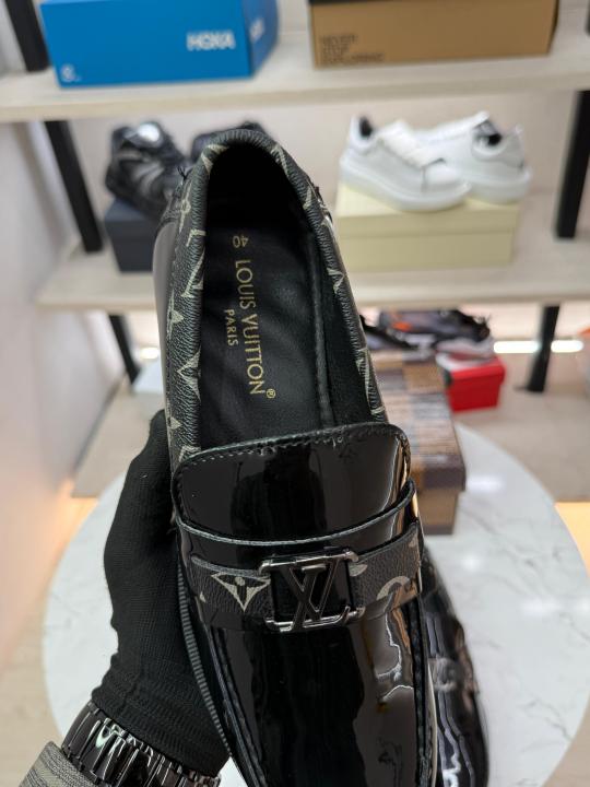 Loui s Vuttion premium quality Loafers