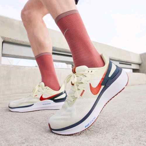 nikee air zoom structure 25 cream multi