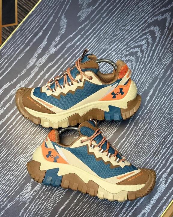 Under Armou.r Athletic Hiking Brown Blue