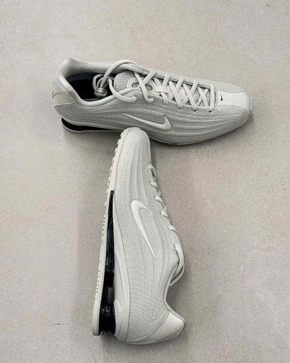 NIKKE shox z light bone