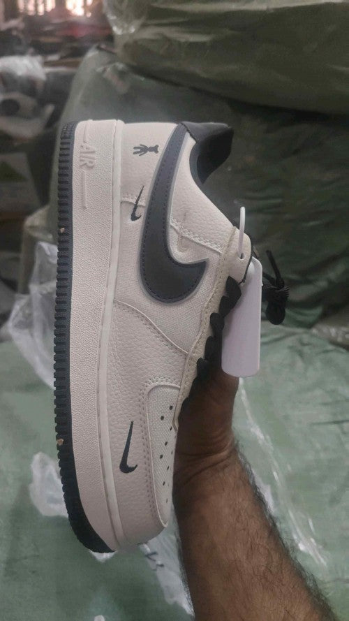 Nikee Airforce 1 07 Low Violent Bear Joint Linen Beige Black Sneaker