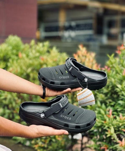 Crocc s yukon clog black