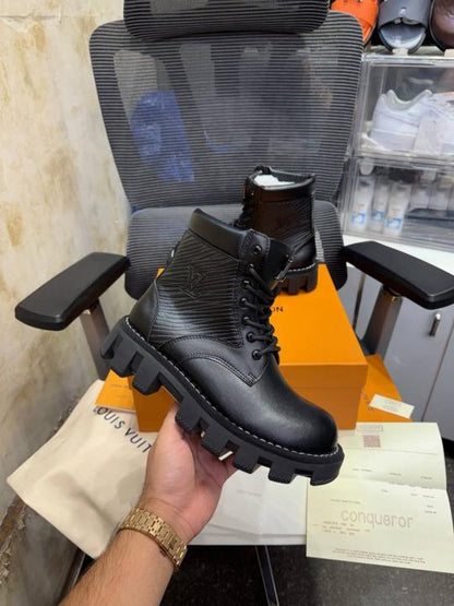 Loui.s vuitto.n LV Checker Ranger black