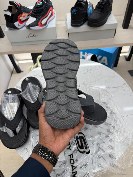Skecher.s premium flip flop