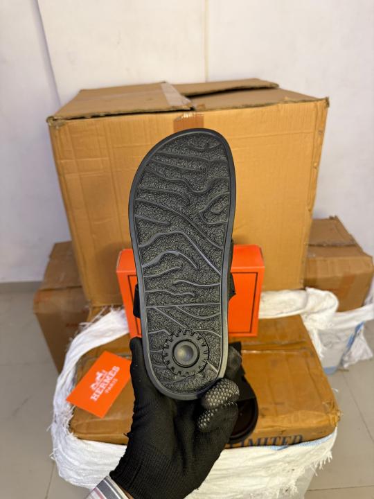 HERME_S premium flip flop black