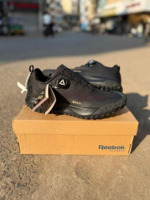 REEBO_K GORE TEX WATER PROOF SHOE FIX