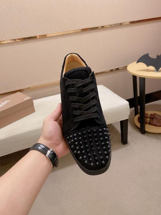 CHRISTIAN LOUBOUTI.N JUNIOR SPIKES SNEAKER BLACK UA QUALITY