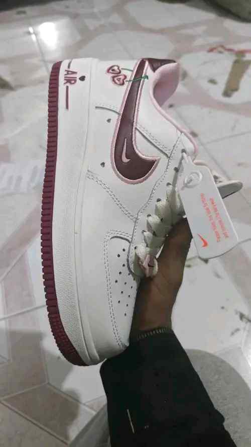Nikkee Airforce 1 Low Valentines Day for her