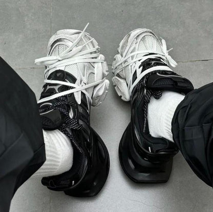 Adida.s XLG Runner Deluxe in White Black