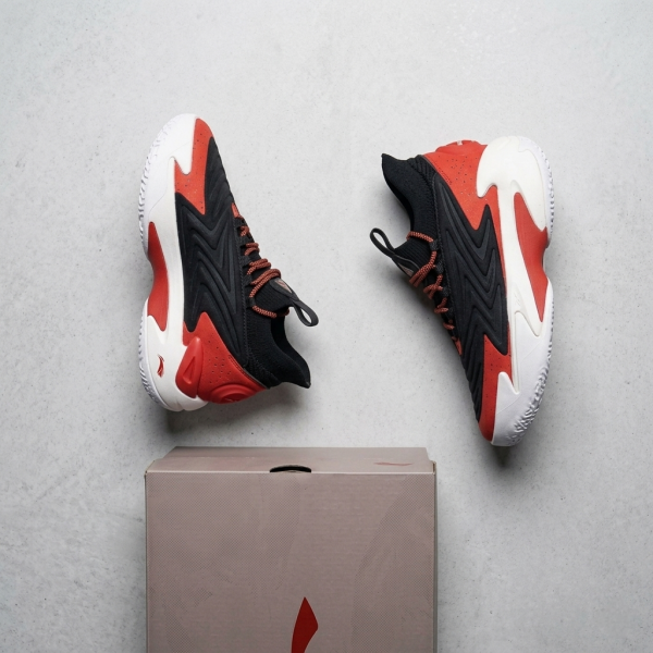 UNDE.R ARMOUR CURRY 11 WHITE RED