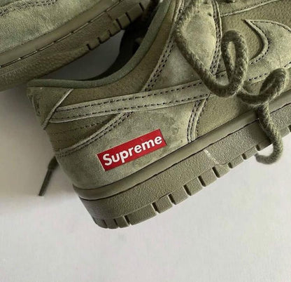 NIKKE SB DUNK LOW OLIVE X SUPREME