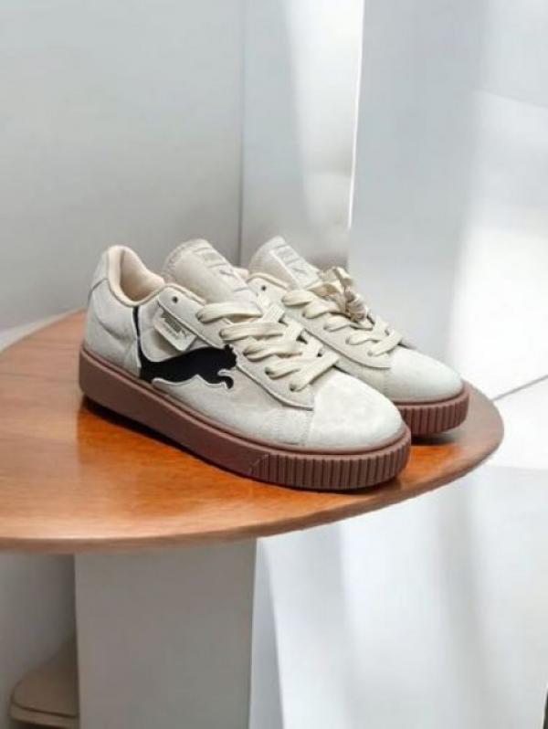 Pum_a suede platform beige
