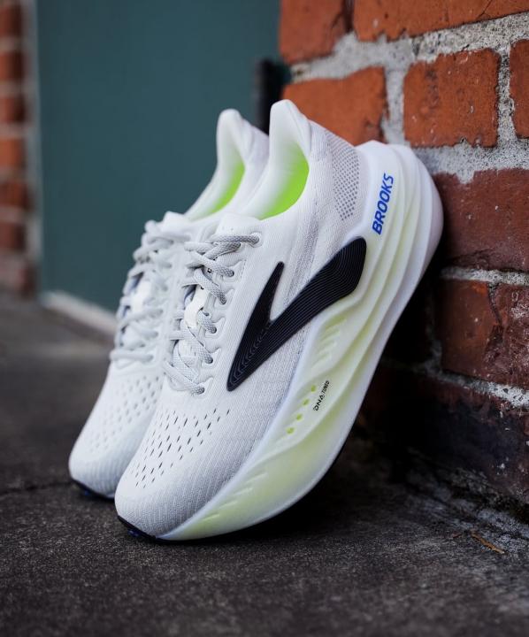 Brooks Glceerin Max Running Green sole