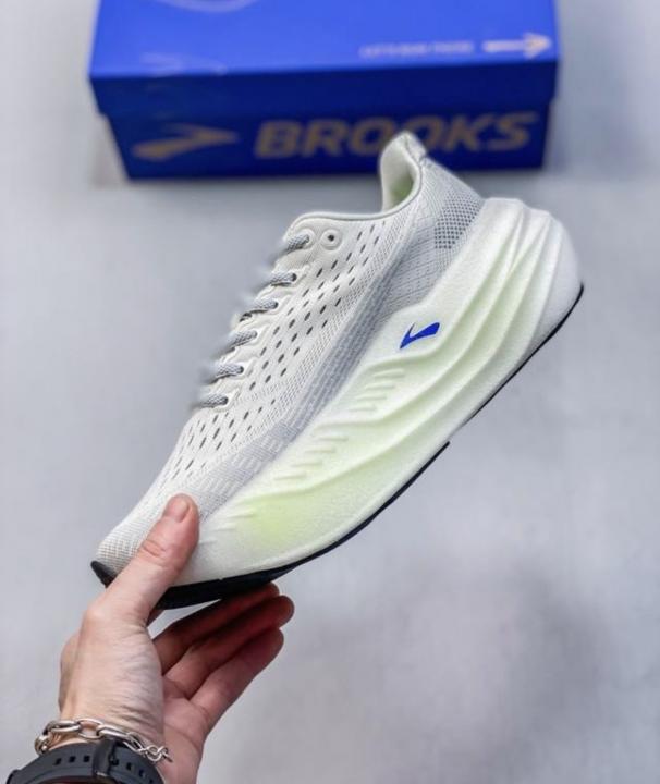 Brooks Glceerin Max Running Green sole