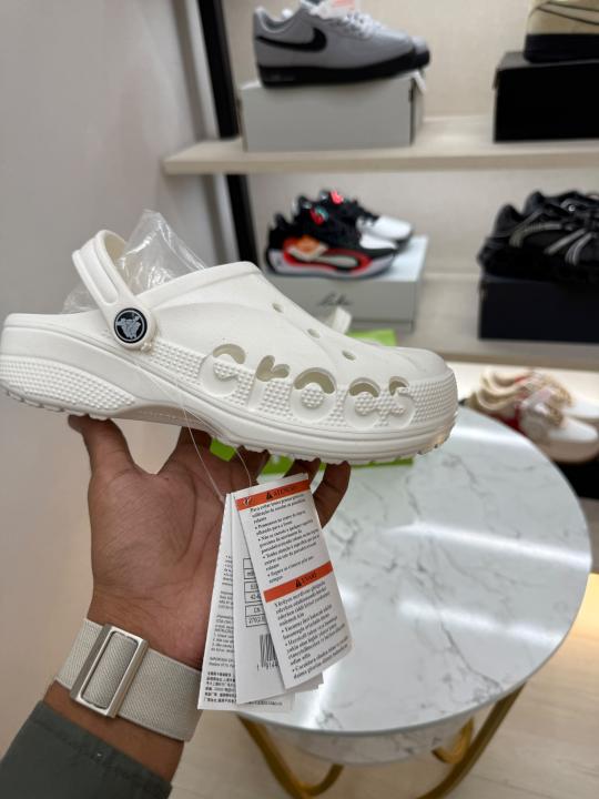 Croccs baya clog white