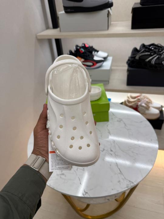 Croccs baya clog white