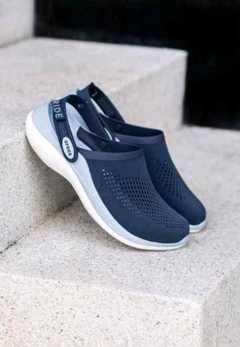 CROCCS LITERIDE 360 CLOGS SANDAL NAVY BLUE