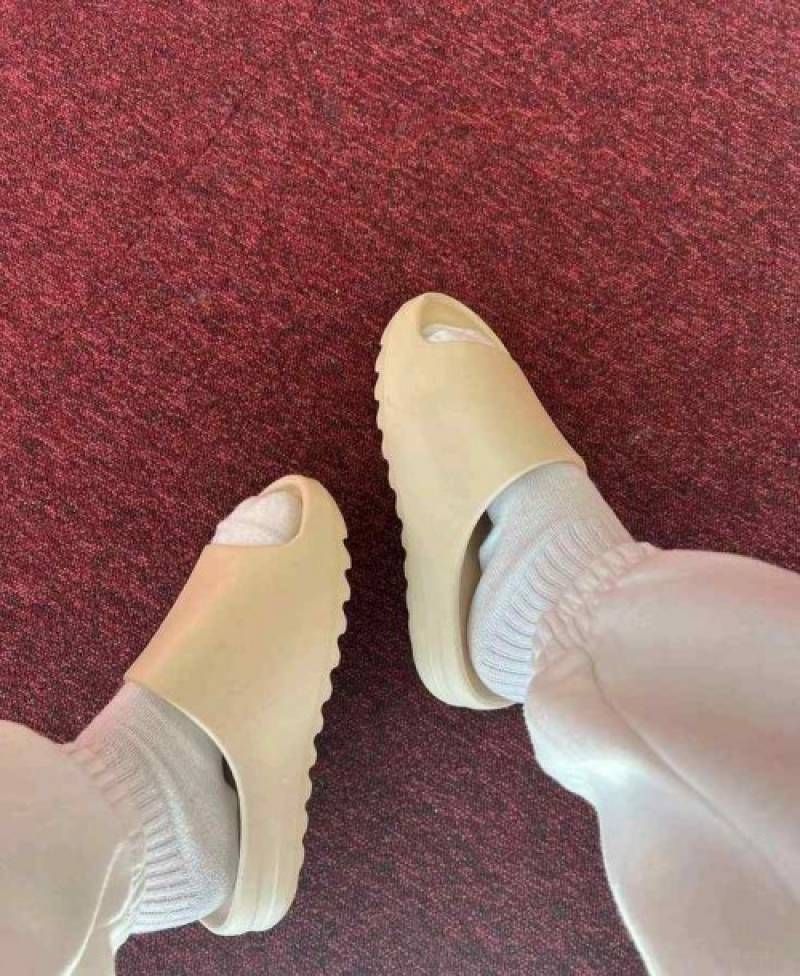 Adidaas yeezy slide bone ua quality with original box n og slide sticker