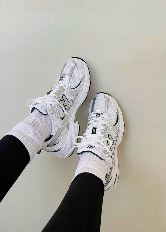 WMN NEWW BALANCE 530 WHITE NAVY FIX