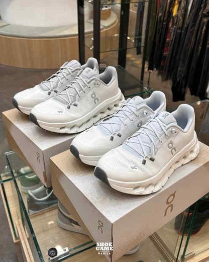 ON RUNNING CLOUDTILT  GLACIER ICE  WHITE GREY RUNNING WITH OG BOX