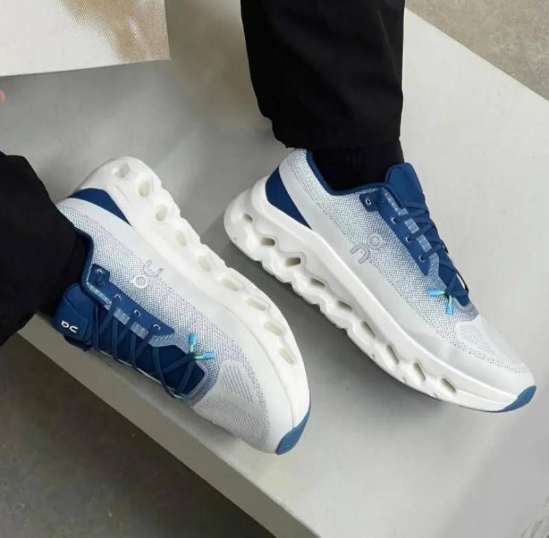 On RUNNING Cloud Tilt 2.0 Tempest Ivory BLUE