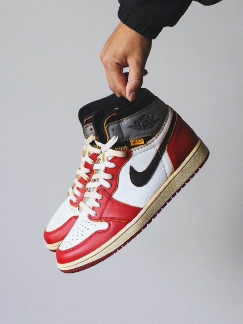 NIKKE union x air jordan 1 chicago shadow