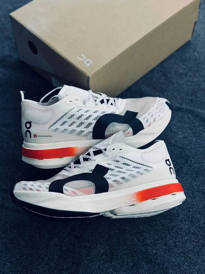 ON  Running cloud boom STRIKE WHITE ORANGE