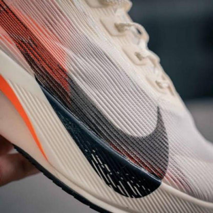 Nikkee Air zoom Vaporfly Next 4 cream black